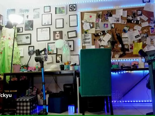 Live sex webcam photo for 1800fckyu #277489875