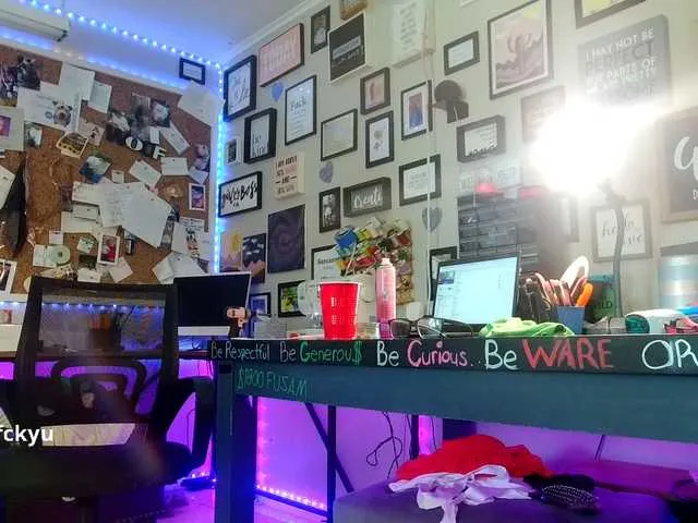 Live sex webcam photo for 1800fckyu #277712549