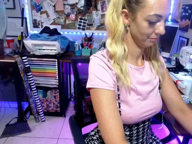 Live sex webcam photo for 1800fckyu #288935986