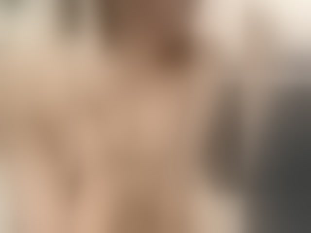 Live sex webcam photo for 18YoungPussy18 #294037763