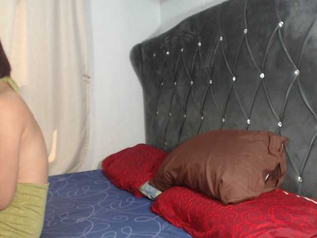 Live sex webcam photo for 1CutieTSforU #276413277