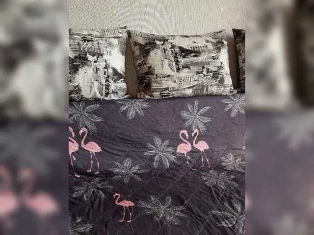 Live sex webcam photo for 1MINA #276367710