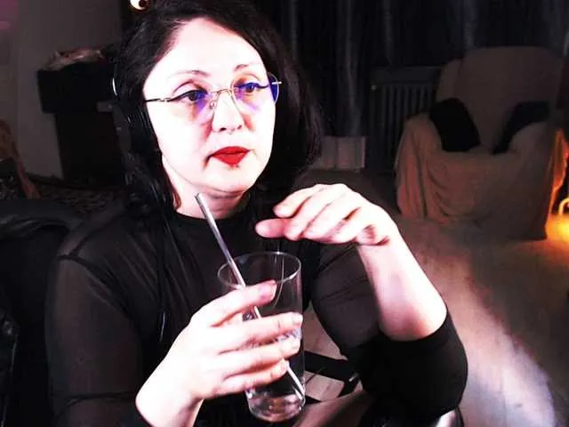 Live sex webcam photo for 1imperatriza #292370918