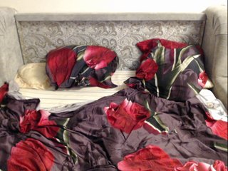 Live sex webcam photo for 1sweetcouple #205586413