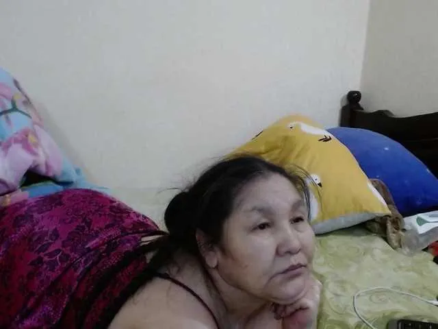 Live sex webcam photo for 2Milf45 #290556020