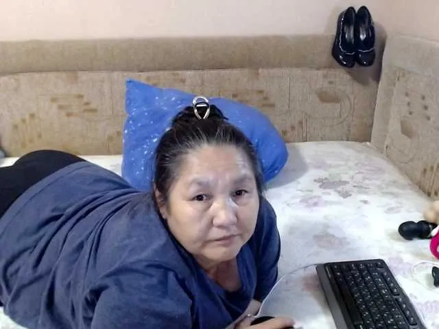 Live sex webcam photo for 2Milf45 #291175220