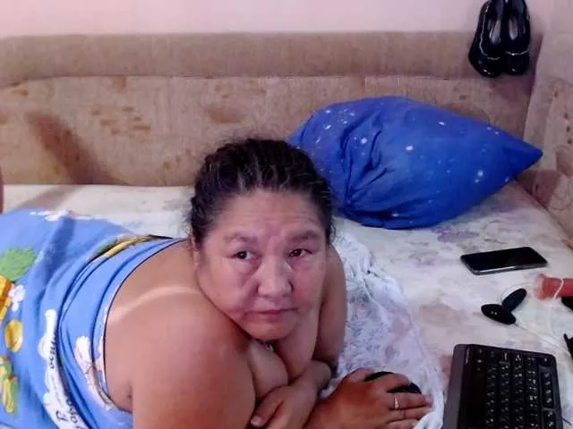 Live sex webcam photo for 2Milf45 #291432447
