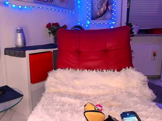 Live sex webcam photo for 2bigass4u #273629918