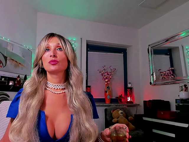 Live sex webcam photo for 2bigass4u #276906688