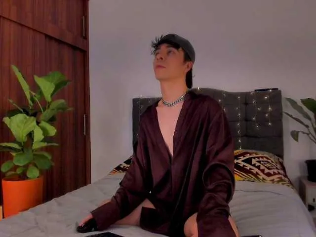Live sex webcam photo for 2gays1straight #289609986