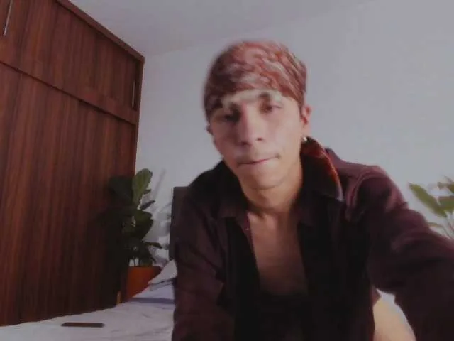 Live sex webcam photo for 2gays1straight #290924224