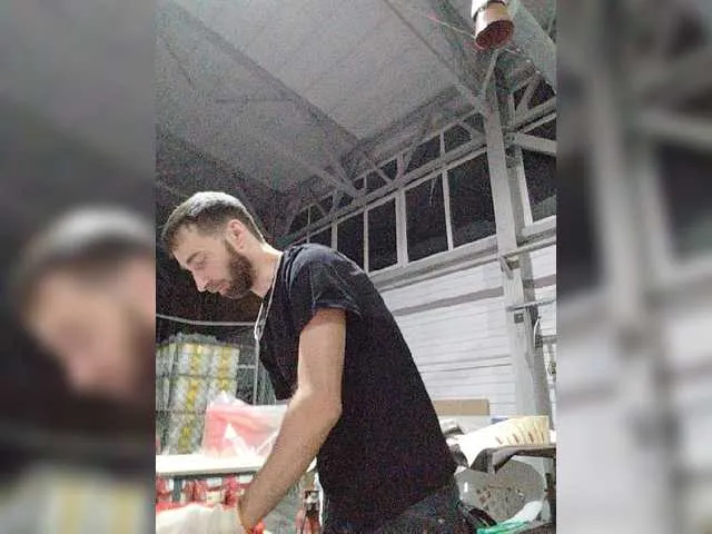 Live sex webcam photo for 2guys #277480188