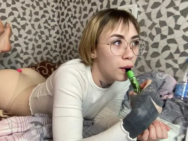 Live sex webcam photo for 669Aleksa669 #271922831