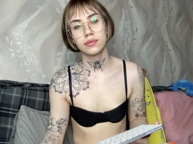 Live sex webcam photo for 669Aleksa669 #272078099