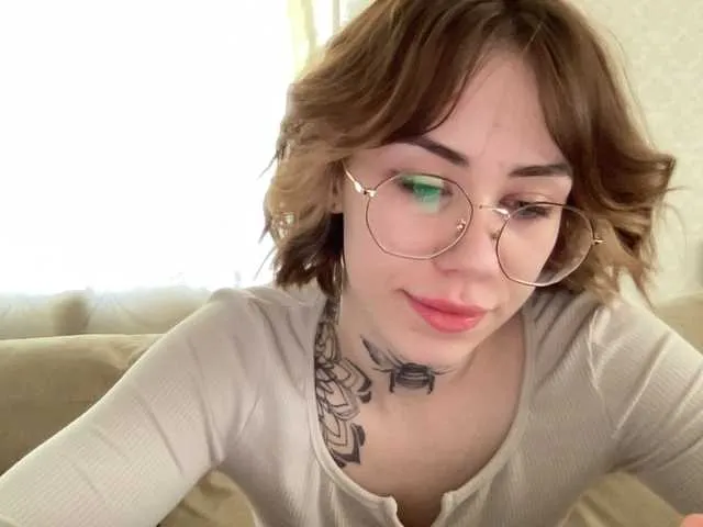 Live sex webcam photo for 669Aleksa669 #273343467