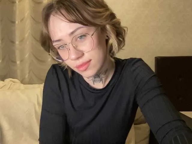 Live sex webcam photo for 669Aleksa669 #273359989