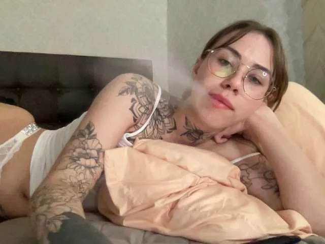 Live sex webcam photo for 669Aleksa669 #273617907