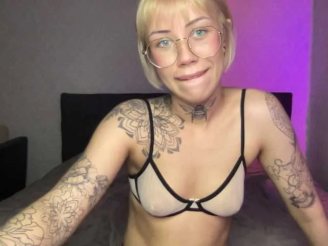 Live sex webcam photo for 669Aleksa669 #273796690