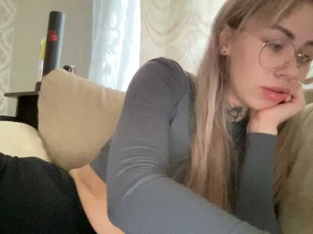 Live sex webcam photo for 669Aleksa669 #274099014