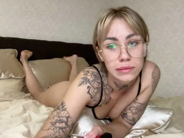 Live sex webcam photo for 669Aleksa669 #274158815
