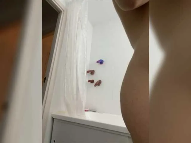 Live sex webcam photo for 669Aleksa669 #276984257