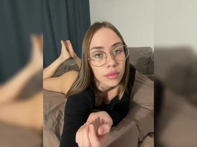 Live sex webcam photo for 669Aleksa669 #289570014