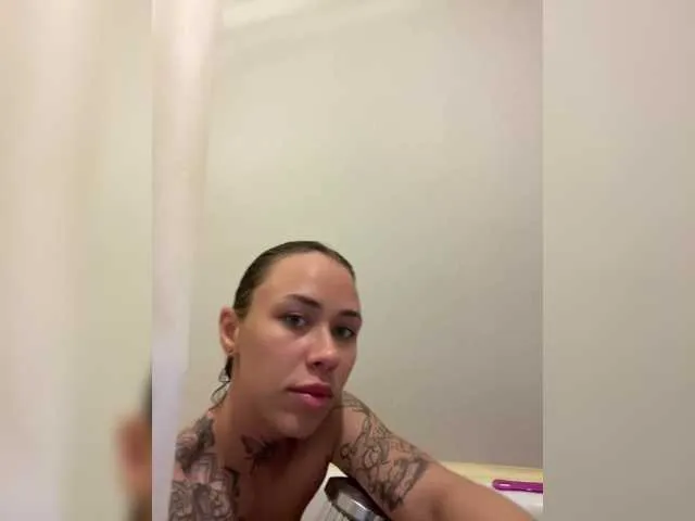Live sex webcam photo for 669Aleksa669 #291005394