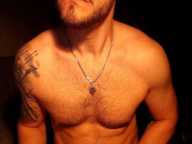 Live sex webcam photo for 69LeVeL69 #291085110