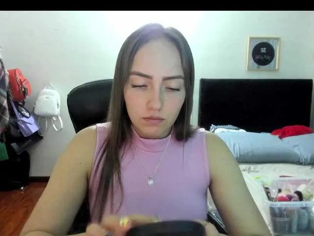 Live sex webcam photo for 777-babygirl #275517749