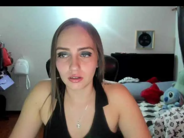 Live sex webcam photo for 777-babygirl #275537647