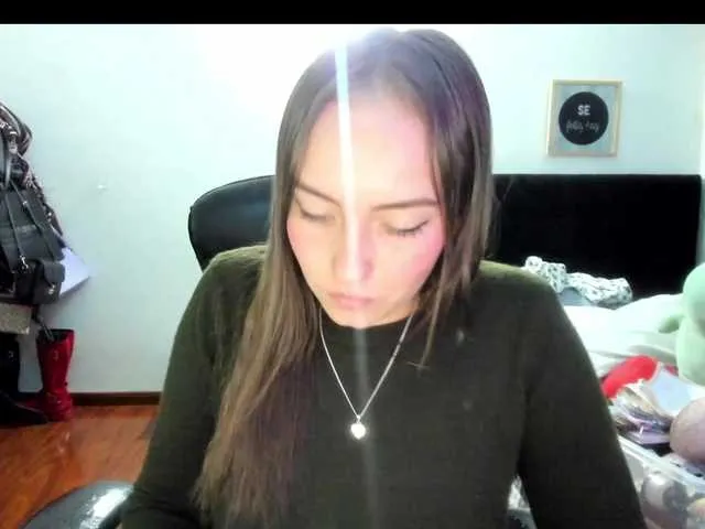 Live sex webcam photo for 777-babygirl #275577351