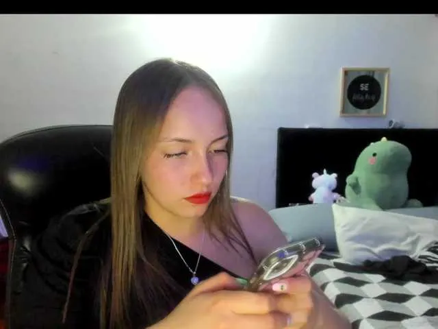 Live sex webcam photo for 777-babygirl #275643058