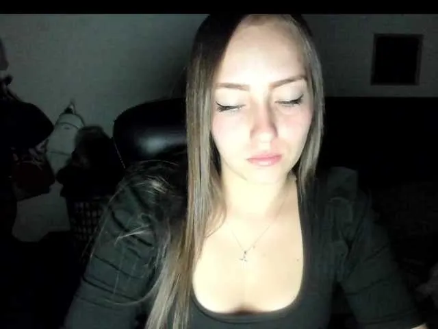 Live sex webcam photo for 777-babygirl #275751009