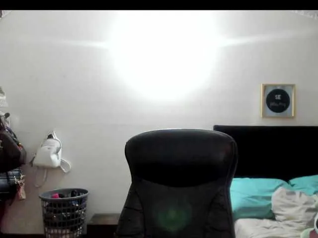 Live sex webcam photo for 777-babygirl #275793711