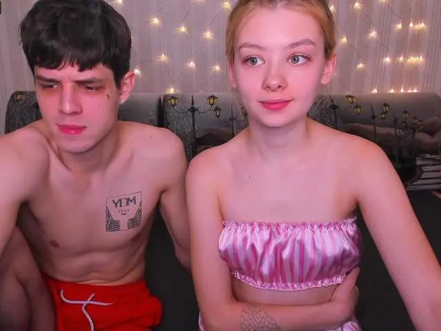 Live sex webcam photo for 7AngelMike7 #272470230