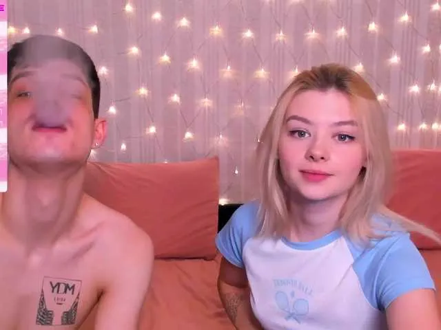 Live sex webcam photo for 7AngelMike7 #272733481