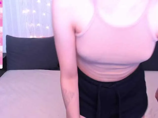 Live sex webcam photo for 7AngelMike7 #272808691