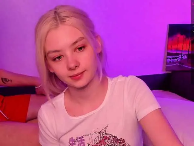 Live sex webcam photo for 7AngelMike7 #272897363