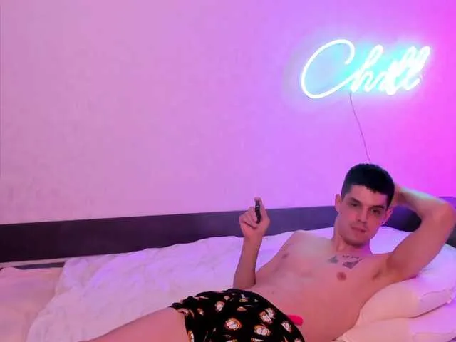 Live sex webcam photo for 7AngelMike7 #273284459