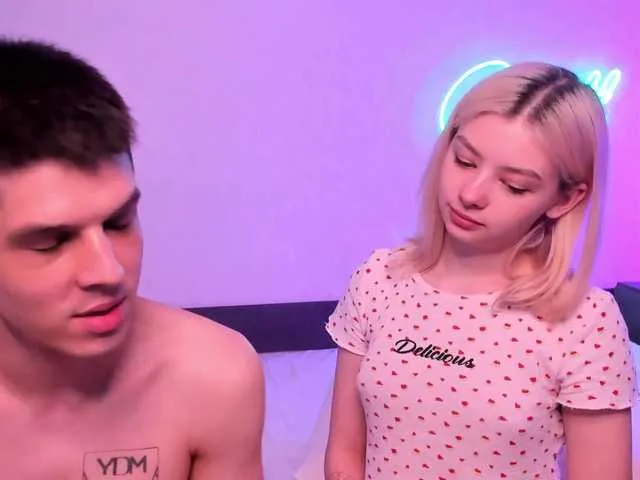 Live sex webcam photo for 7AngelMike7 #273293354