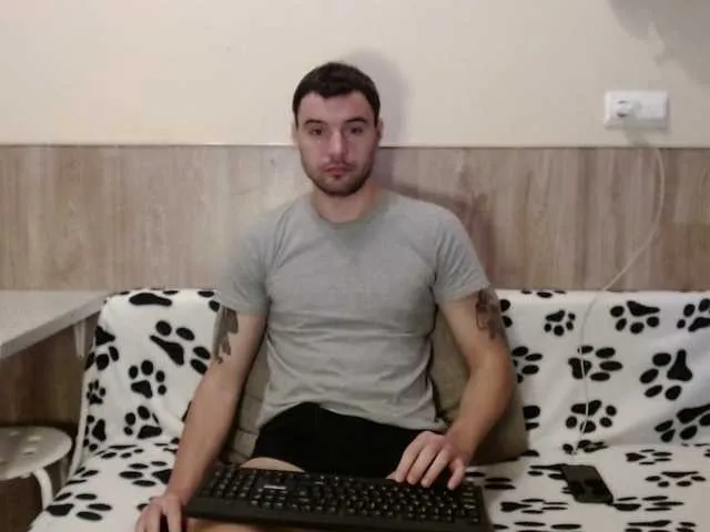 Live sex webcam photo for 7Arik7 #290235866