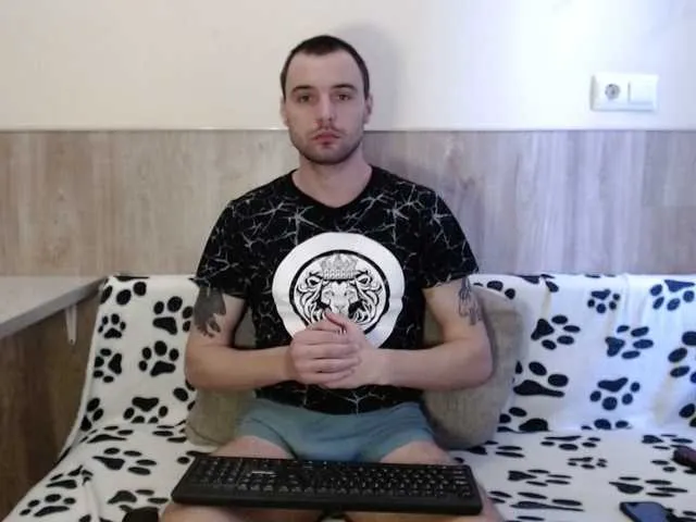 Live sex webcam photo for 7Arik7 #290839768