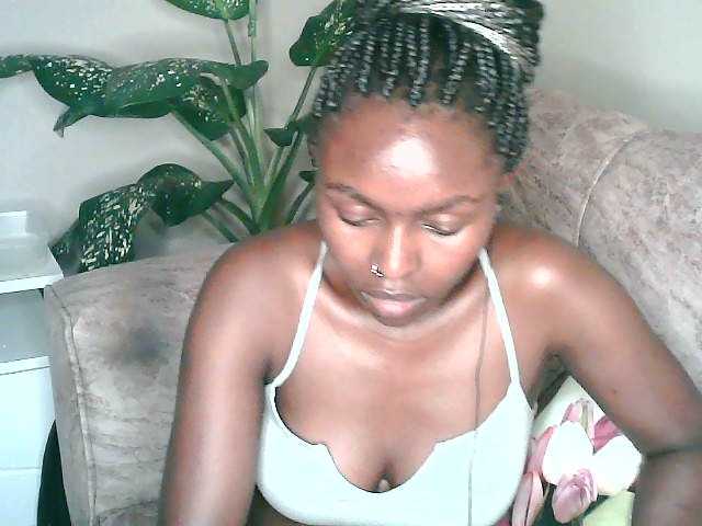 Live sex webcam photo for 7Naila1 #275745560