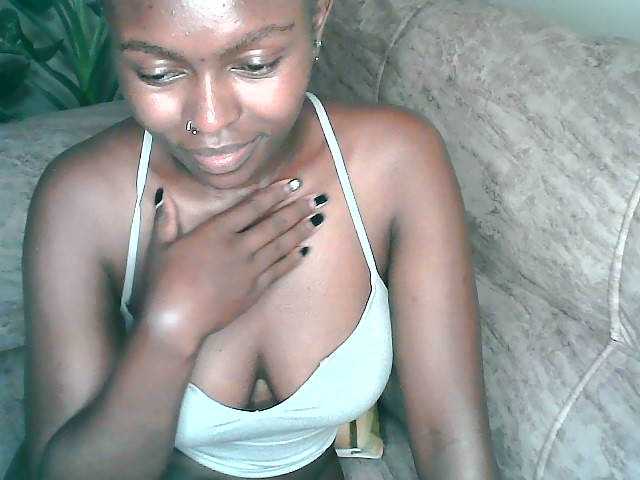 Live sex webcam photo for 7Naila1 #275750889