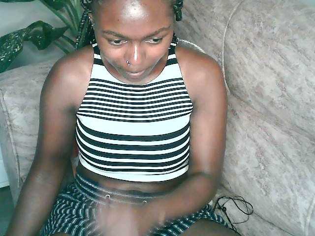 Live sex webcam photo for 7Naila1 #275766337