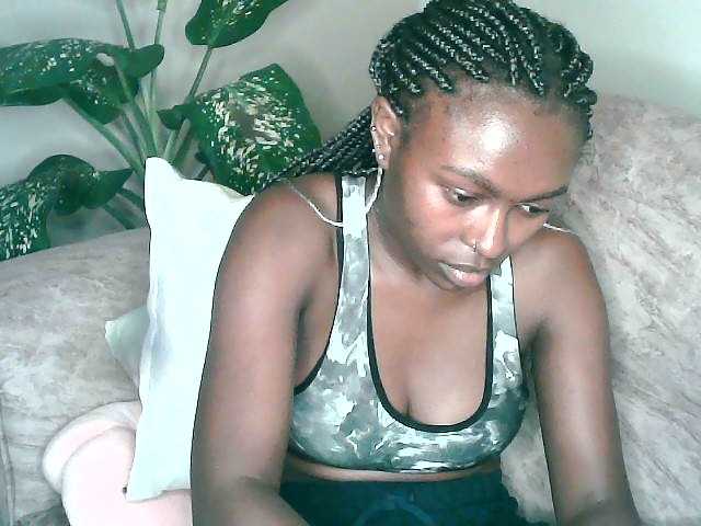 Live sex webcam photo for 7Naila1 #275828781