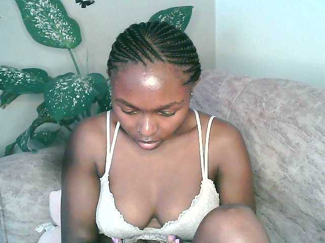 Live sex webcam photo for 7Naila1 #275949124