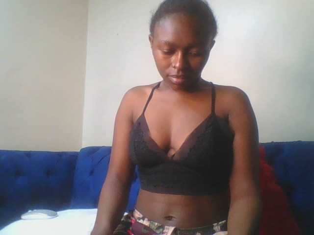 Live sex webcam photo for 7Naila1 #276172881
