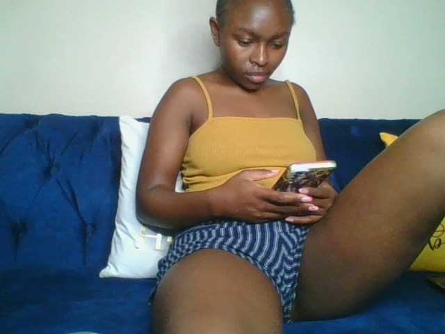 Live sex webcam photo for 7Naila1 #276598277