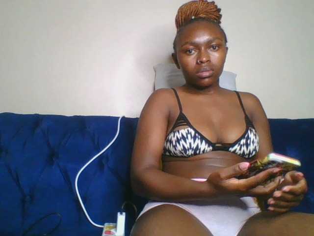 Live sex webcam photo for 7Naila1 #276600055